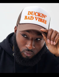 DUCKIN’ BAD VIBES EMBROIDERY TRUCKER (brown)